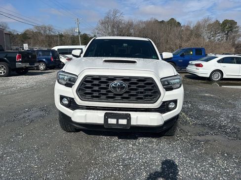 Used 2023 Toyota Tacoma TRD Sport w/ Technology Package image 8