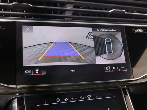 Used 2021 Audi Q8 Prestige w/ Prestige Package image 6
