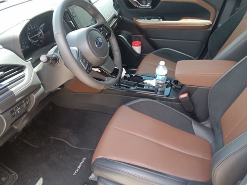 Used 2026 Subaru Forester Touring AWD/4WD image 4