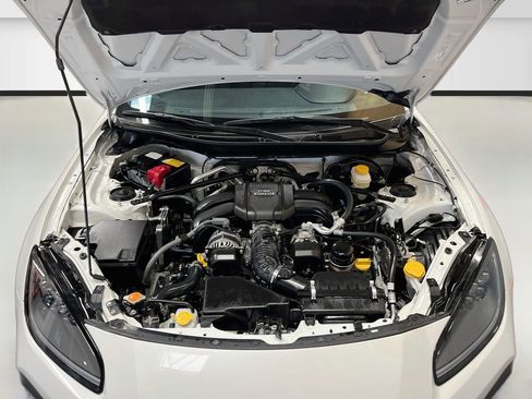 Used 2025 Toyota GR86 w/ ALL Weather Mat Package (TMS) RWD image 27