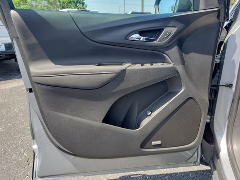 Used 2023 Chevrolet Equinox RS w/ RS Leather Package FWD image 13