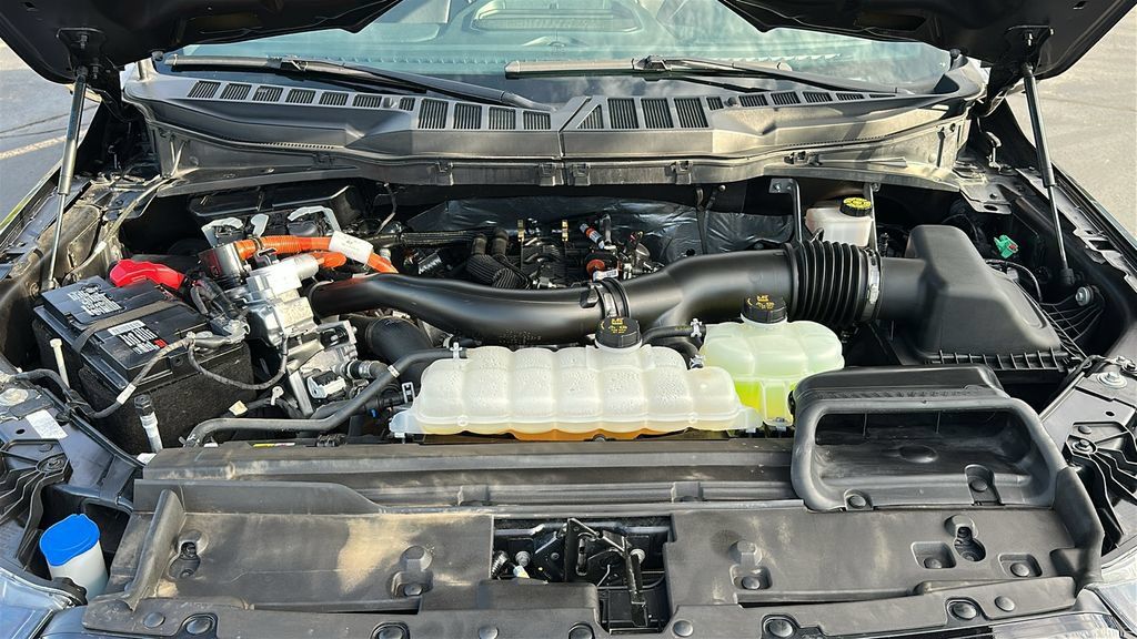 Used 2024 Ford F150 Lariat AWD/4WD image 32
