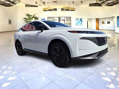 Used 2025 Nissan Murano SV image 3