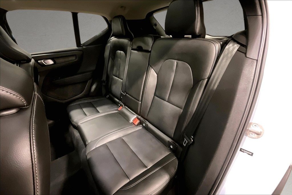 Certified 2024 Volvo XC40 B5 Core AWD/4WD image 23