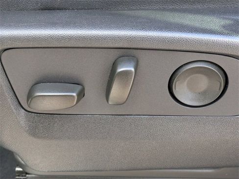 Used 2023 Chevrolet Tahoe LT w/ Luxury Package image 17