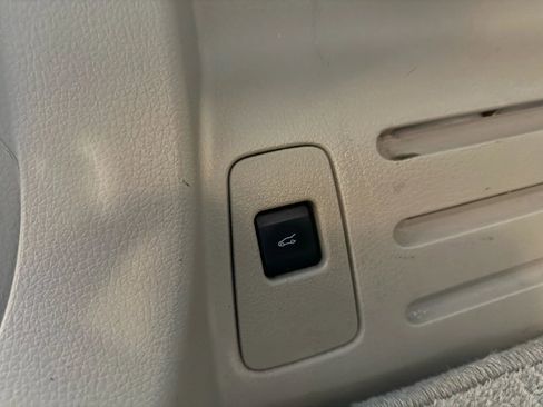 Used 2014 Lincoln MKX Sport Utility 4D w/ Equipment Group 102A image 17