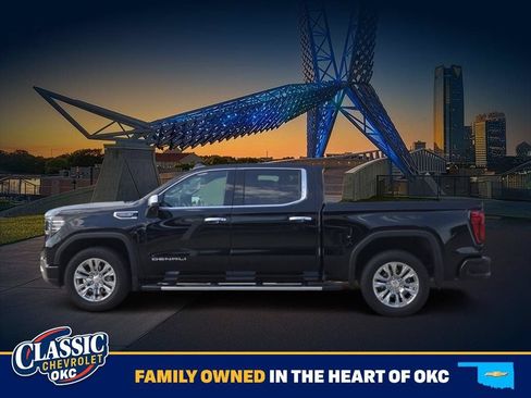 Used 2025 GMC Sierra 1500 Denali AWD/4WD image 4