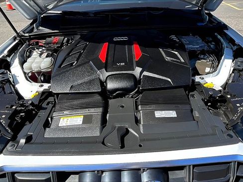 Certified 2022 Audi SQ7 Premium Plus w/ SQ7 Executive Package image 27