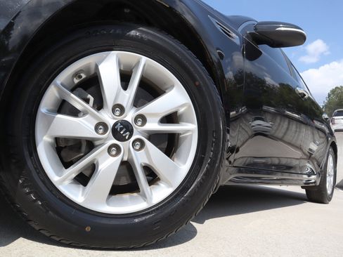 Used 2016 Kia Optima LX w/ LX Convenience Package image 27