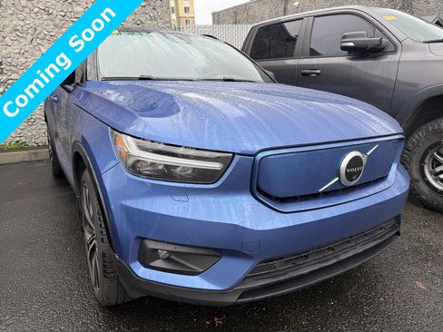 Used 2021 Volvo XC40 P8 Recharge w/ Advanced Package image 1