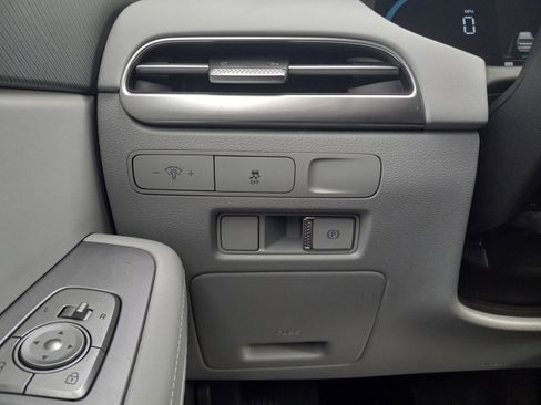 Used 2025 Hyundai Palisade SE FWD image 23
