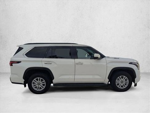 Certified 2025 Toyota Sequoia SR5 AWD/4WD image 4