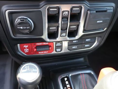 Used 2021 Jeep Wrangler Unlimited Rubicon AWD/4WD image 29
