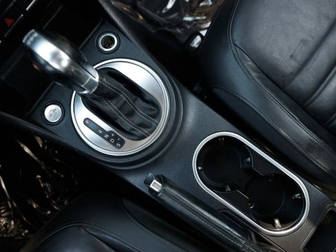 Used 2013 Volkswagen Beetle Turbo FWD image 41