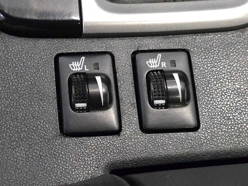 Used 2015 Toyota Highlander XLE AWD/4WD image 17