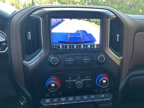 Used 2020 Chevrolet Silverado 2500 High Country image 21