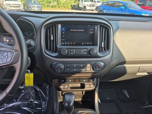 Used 2022 GMC Canyon AT4 w/ Trailering Package AWD/4WD image 15