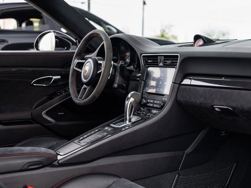 Certified 2018 Porsche 911 GT3 image 46