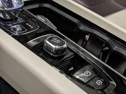 New 2026 Volvo XC60 B5 Ultra w/ Protection Package Premier image 20