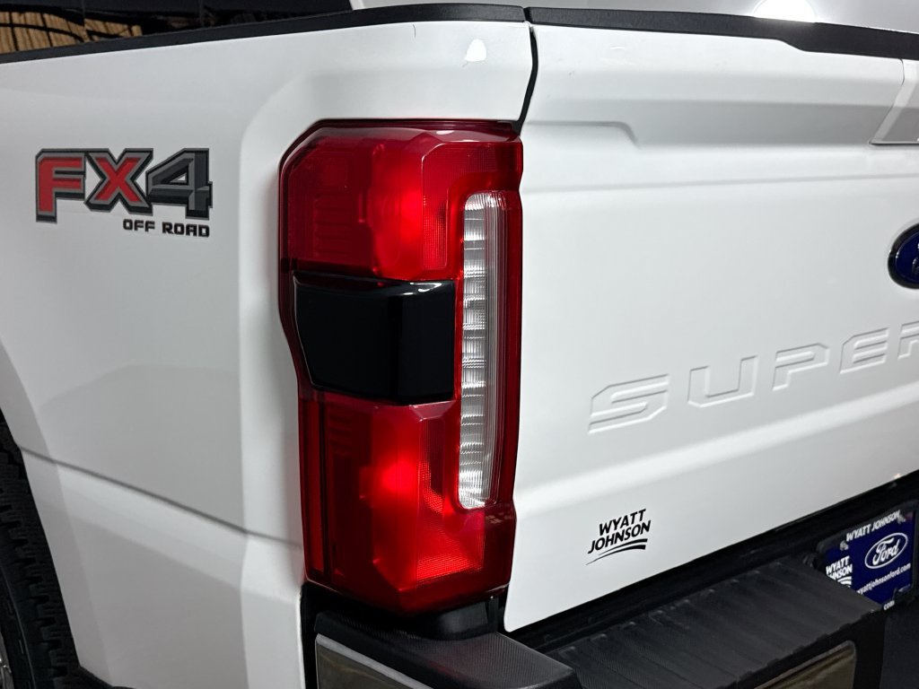 Used 2024 Ford F250 Lariat w/ Chrome Package AWD/4WD image 13