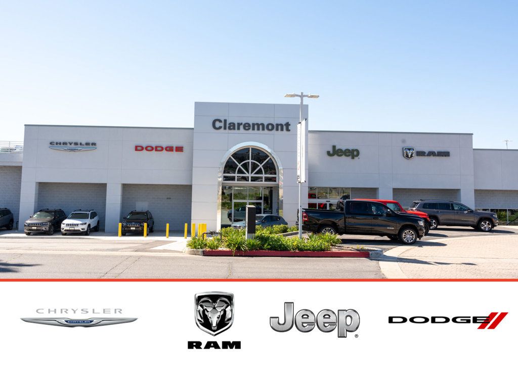 Used 2024 Chevrolet Silverado 1500 LT Trail Boss w/ Convenience Package II AWD/4WD image 2