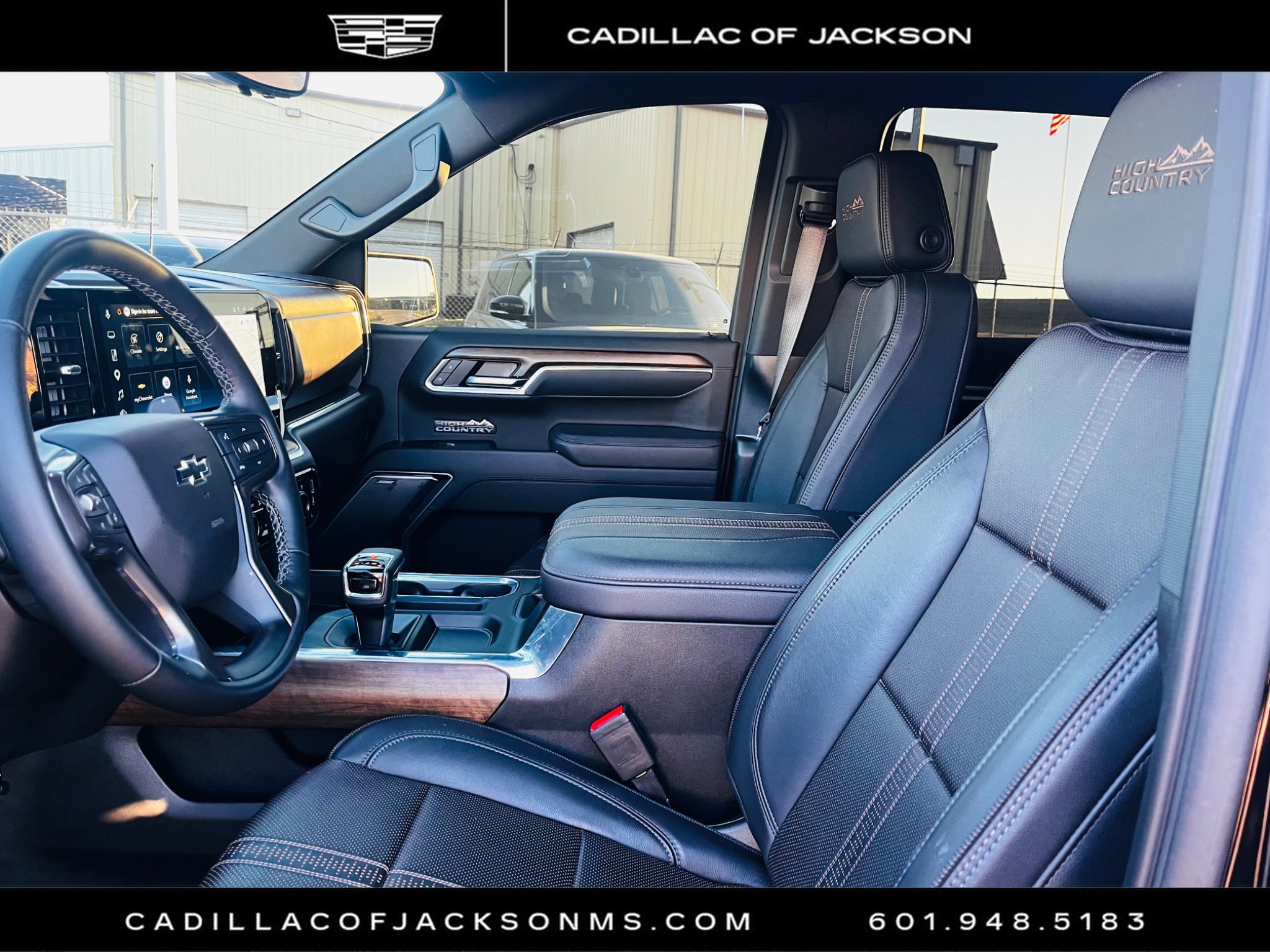 Used 2025 Chevrolet Silverado 1500 High Country w/ Midnight Edition AWD/4WD image 11