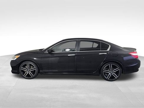 Used 2017 Honda Accord Sport image 8