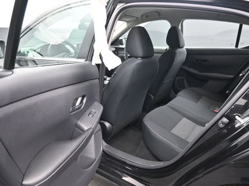 Used 2024 Nissan Sentra SV image 10