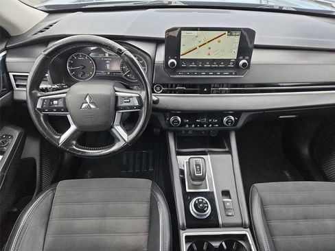 Used 2022 Mitsubishi Outlander SE FWD image 12