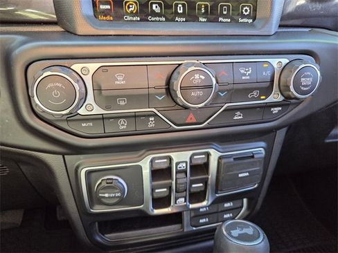 Certified 2022 Jeep Wrangler Unlimited Sahara image 26