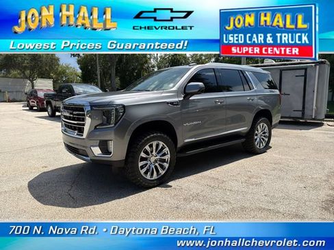 Used 2021 GMC Yukon SLT w/ Rear Media and Nav Package AWD/4WD image 2