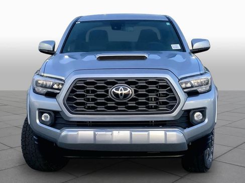 Used 2022 Toyota Tacoma TRD Sport w/ Technology Package AWD/4WD image 4