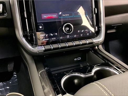 New 2026 GMC Yukon Elevation w/ Elevation Premium Package AWD/4WD image 7