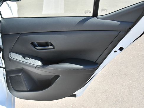 Used 2025 Nissan Sentra SV FWD image 35