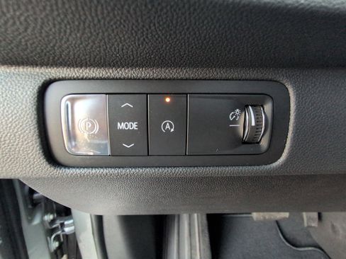 Used 2026 Chevrolet Traverse RS FWD image 24