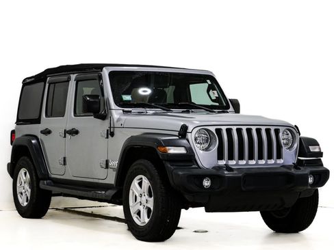 Used 2018 Jeep Wrangler Unlimited Sport image 1