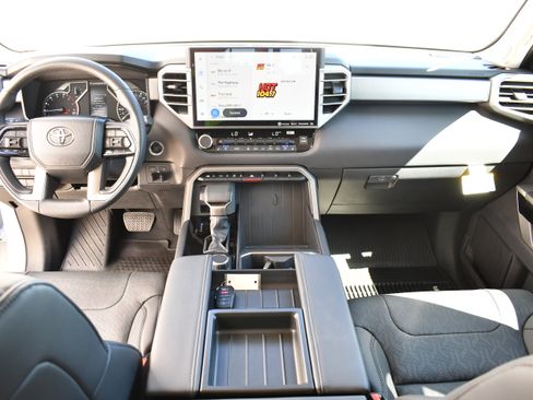 Used 2023 Toyota Tundra Limited AWD/4WD image 17