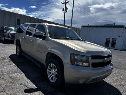 Used 2007 Chevrolet Suburban LT AWD/4WD image 7