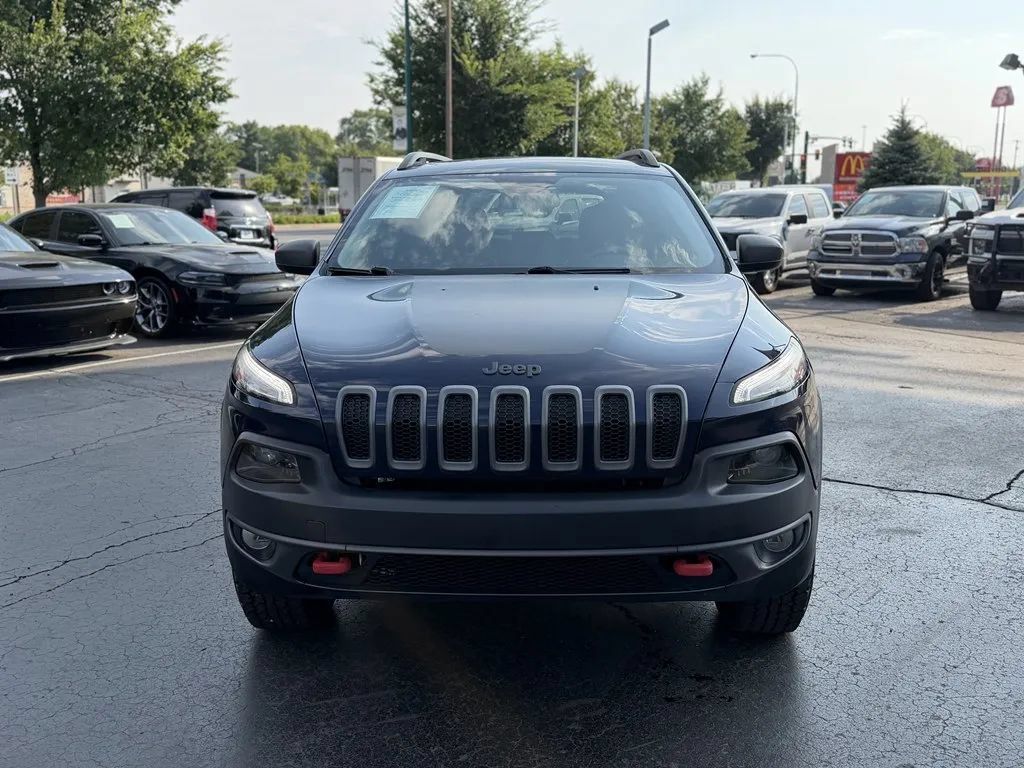 Used 2015 Jeep Cherokee Trailhawk w/ Comfort/Convenience Group AWD/4WD image 2