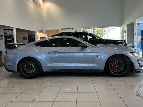 Used 2022 Ford Mustang Shelby GT500 RWD image 3
