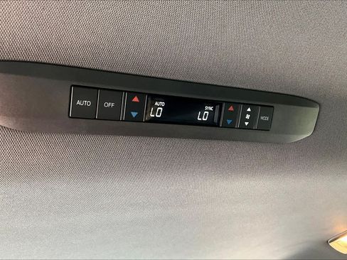 Used 2023 Toyota Sienna XSE FWD image 35