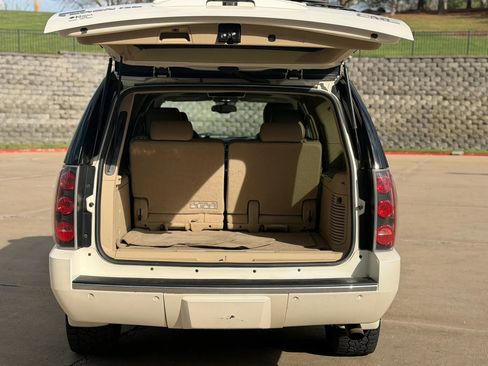 Used 2012 GMC Yukon XL Denali image 10