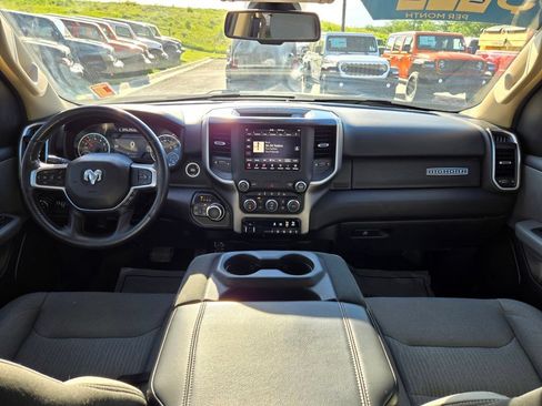 Used 2019 RAM 1500 Big Horn AWD/4WD image 16