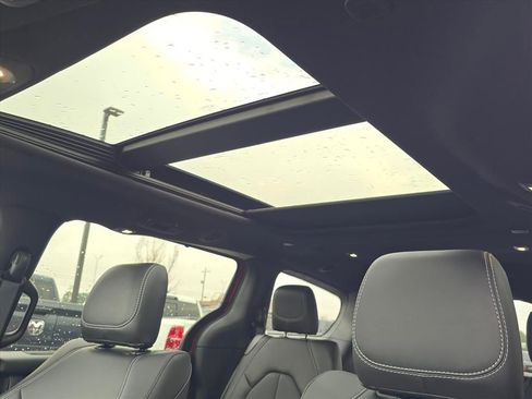 New 2026 Chrysler Pacifica Select image 10