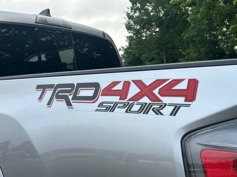 Used 2021 Toyota Tacoma TRD Sport AWD/4WD image 17
