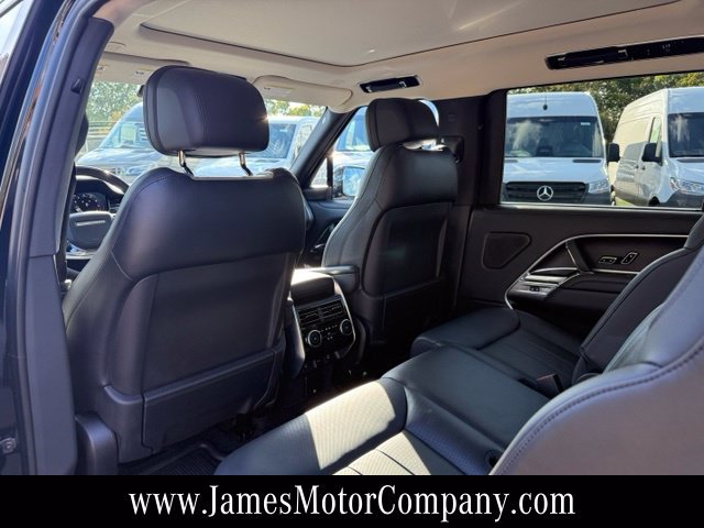 Used 2025 Land Rover Range Rover Long Wheelbase SE AWD/4WD image 15