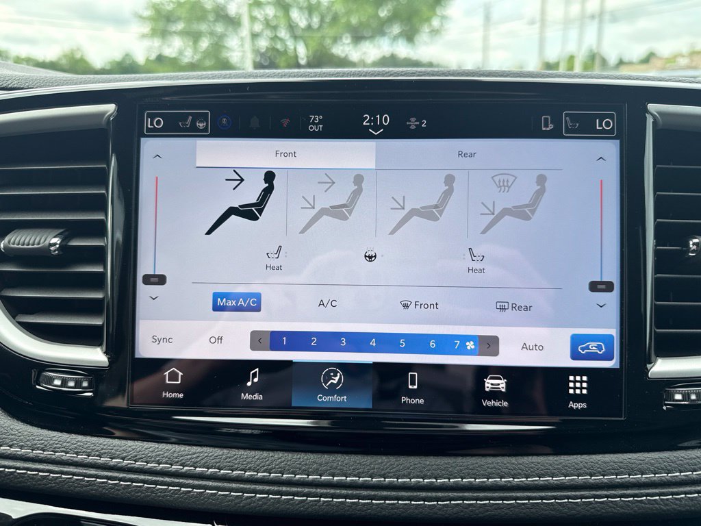 New 2027 Chrysler Pacifica Select AWD/4WD image 41