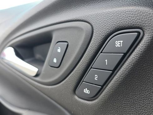 Used 2023 Buick Encore GX Essence w/ Experience Buick Package FWD image 22