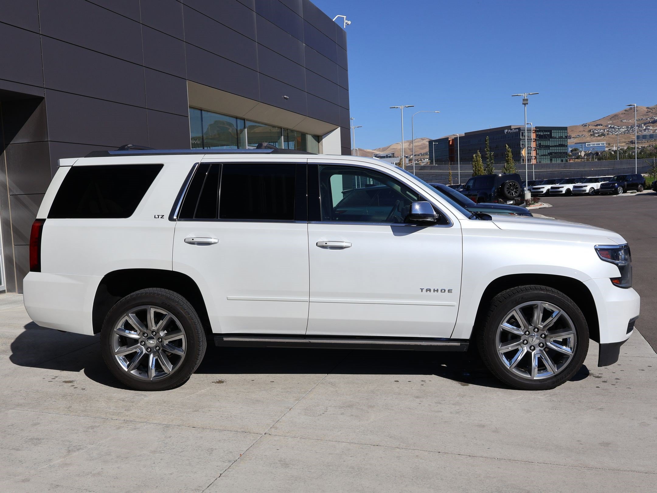 Used 2016 Chevrolet Tahoe LTZ AWD/4WD image 4