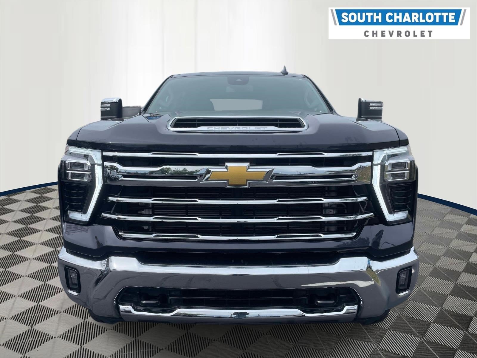 Used 2024 Chevrolet Silverado 2500 LTZ AWD/4WD image 2